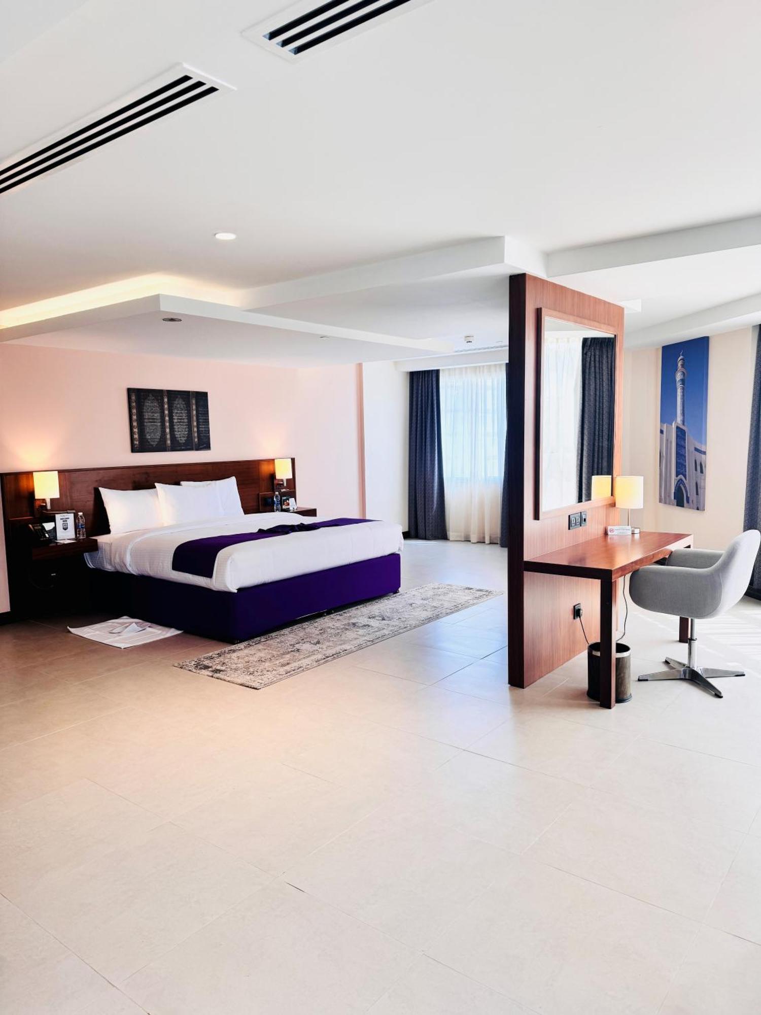 Hotel Kyriad 4*